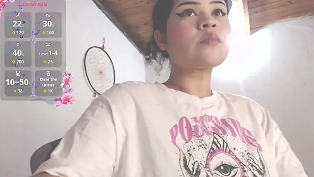 Amara18  online show from 11/30/25, 11:20