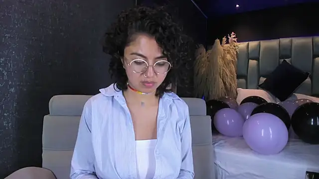 Snapshot of Amareto_ chatting on 03/01/25, 04:54 Amareto online show from 03/01/25, 04:54