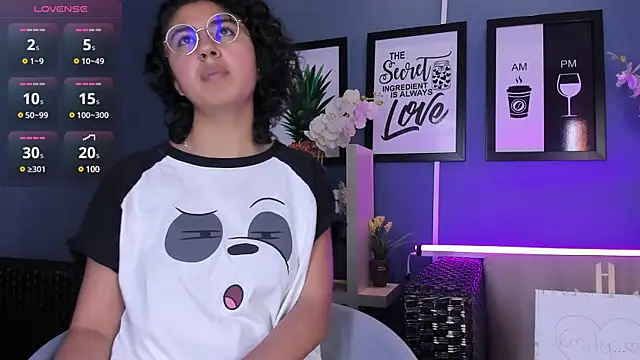 Snapshot of Amareto_ chatting on 03/04/25, 05:45 Amareto online show from 03/04/25, 05:45