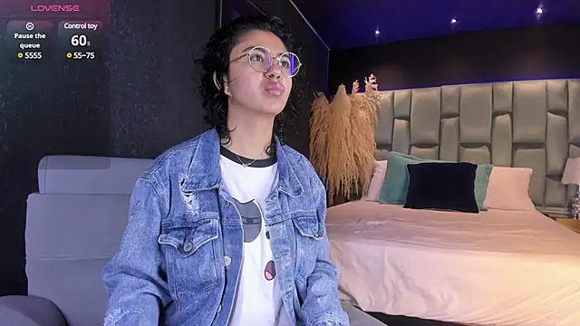 Snapshot of Amareto_ chatting on 03/09/25, 11:36 Amareto online show from 03/09/25, 11:36