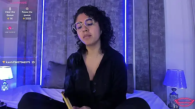 Snapshot of Amareto_ chatting on 03/17/25, 11:42 Amareto online show from 03/17/25, 11:42