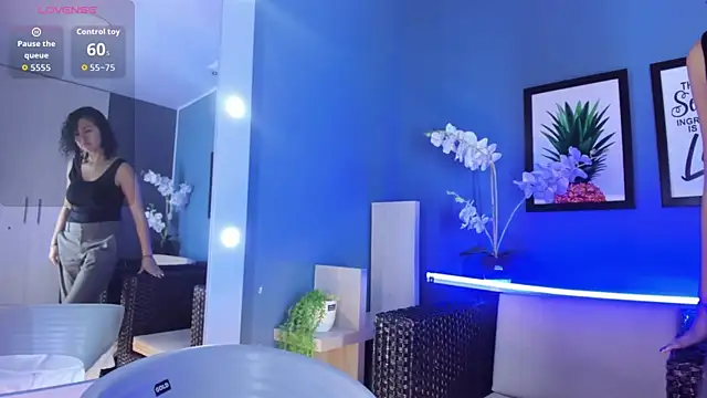 Snapshot of Amareto_ chatting on 09/19/25, 11:11 Amareto online show from 09/19/25, 11:11