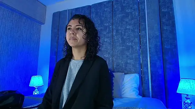 Snapshot of Amareto_ chatting on 09/20/25, 12:17 Amareto online show from 09/20/25, 12:17