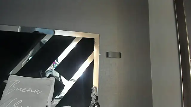 Snapshot of Amareto_ chatting on 10/03/25, 11:18 Amareto online show from 10/03/25, 11:18