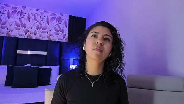 Snapshot of Amareto_ chatting on 10/15/25, 11:10 Amareto online show from 10/15/25, 11:10