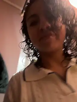 Snapshot of Amareto_ chatting on 10/16/25, 11:11 Amareto online show from 10/16/25, 11:11