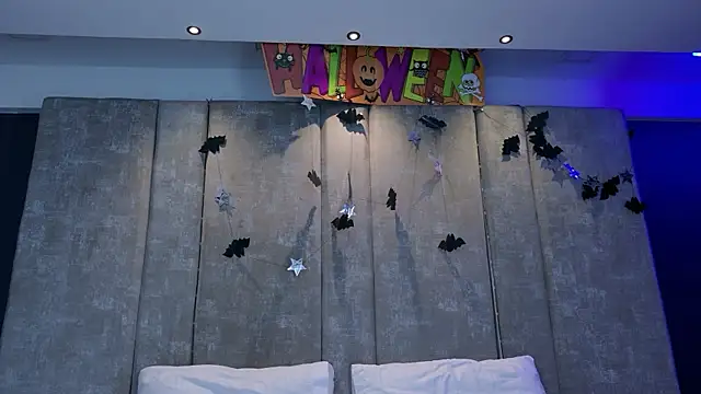 Snapshot of Amareto_ chatting on 10/25/25, 10:45 Amareto online show from 10/25/25, 10:45