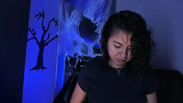 Snapshot of Amareto_ chatting on 10/26/25, 11:49 Amareto online show from 10/26/25, 11:49