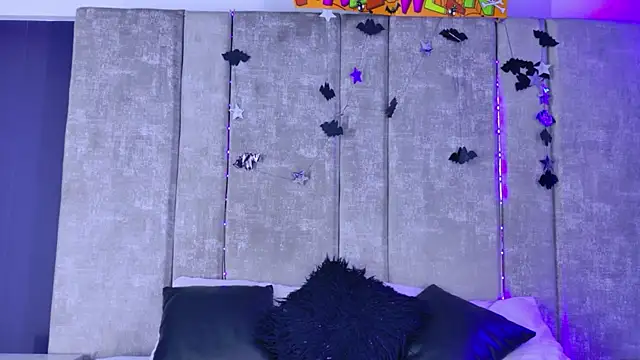 Snapshot of Amareto_ chatting on 10/29/25, 11:12 Amareto online show from 10/29/25, 11:12