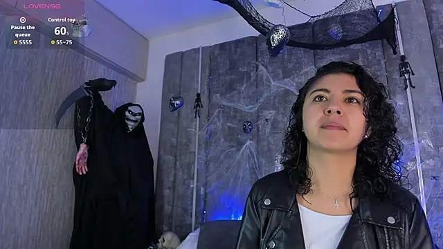 Snapshot of Amareto_ chatting on 11/01/25, 11:45 Amareto online show from 11/01/25, 11:45