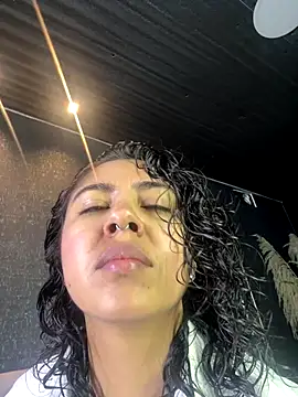 Snapshot of Amareto_ chatting on 11/09/25, 11:41 Amareto online show from 11/09/25, 11:41