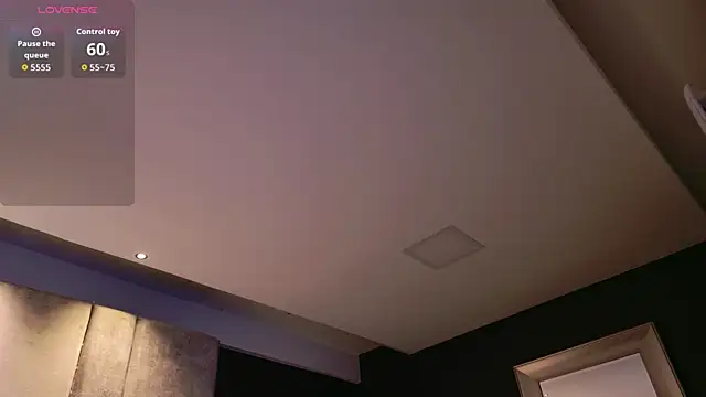 Snapshot of Amareto_ chatting on 11/11/25, 10:37 Amareto online show from 11/11/25, 10:37