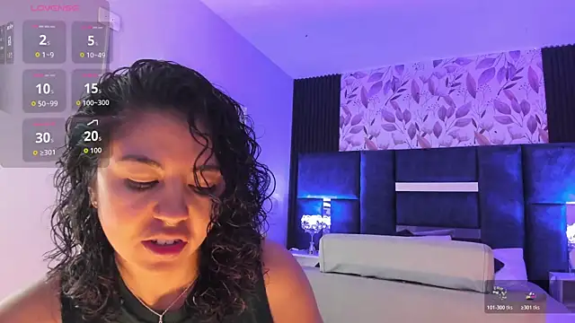 Snapshot of Amareto_ chatting on 11/14/25, 10:25 Amareto online show from 11/14/25, 10:25