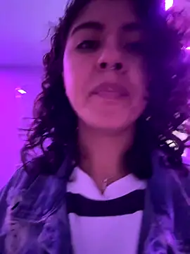 Snapshot of Amareto_ chatting on 11/17/25, 12:05 Amareto online show from 11/17/25, 12:05