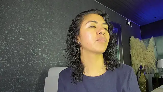 Snapshot of Amareto_ chatting on 11/26/25, 10:38 Amareto online show from 11/26/25, 10:38