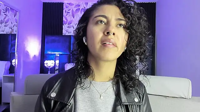 Snapshot of Amareto_ chatting on 02/15/26, 11:41 Amareto online show from 02/15/26, 11:41