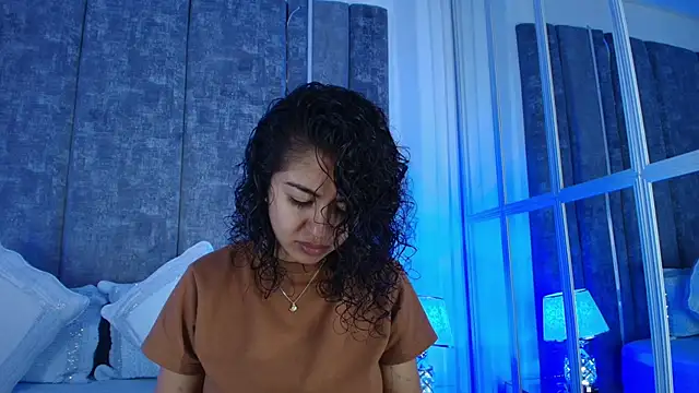 Snapshot of Amareto_ chatting on 02/21/26, 01:01 Amareto online show from 02/21/26, 01:01