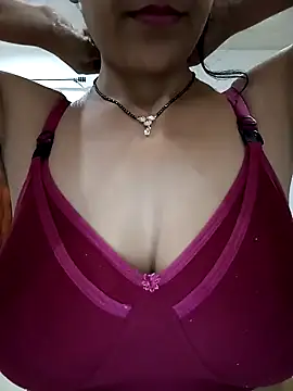 Snapshot of Hot-Shivani chatting on 12/17/24, 04:12 Hot-Shivani online show from 12/17/24, 04:12