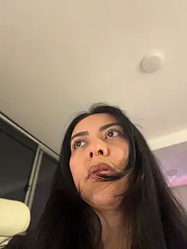 PetitLumiere online show from 04/13/26, 04:07