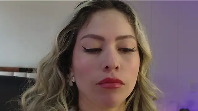 Ammy Castro online show from 11/18/25, 09:08