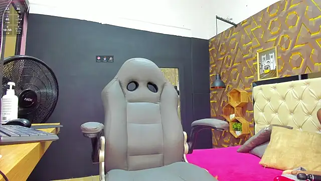 deyy madissonn online show from 02/10/25, 08:10