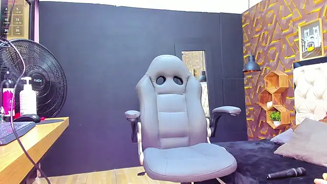deyy madissonn online show from 02/12/25, 07:02