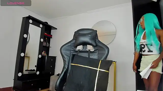 Snapshot of deyy_madissonn chatting on 12/13/25, 08:47 deyy madissonn online show from 12/13/25, 08:47