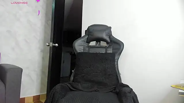 Snapshot of deyy_madissonn chatting on 02/14/26, 09:55 deyy madissonn online show from 02/14/26, 09:55