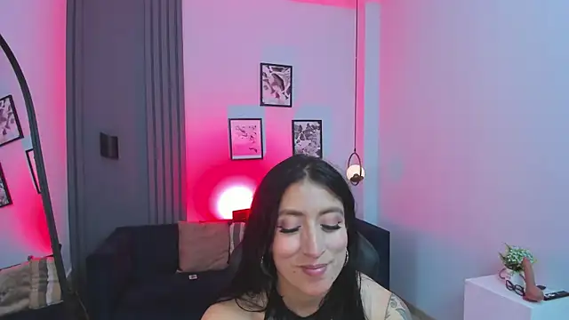 kira moon   online show from 03/19/26, 08:57