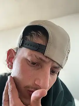 Snapshot of Scott_sex7 chatting on 02/27/26, 08:31 Scott sex7 online show from 02/27/26, 08:31