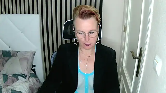 xxNoeliaxx online show from 03/04/25, 07:51