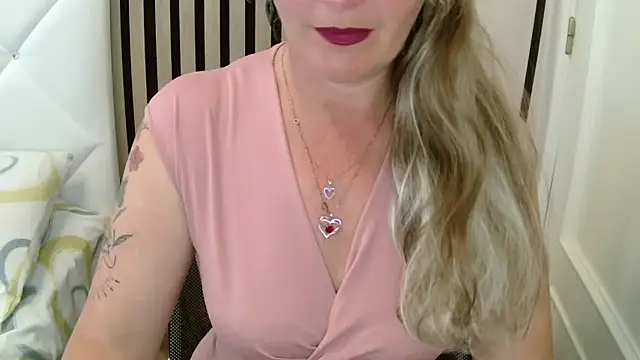 xxNoeliaxx online show from 03/19/26, 08:51