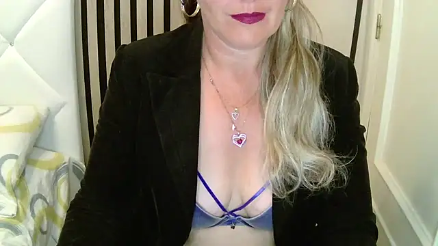 xxNoeliaxx online show from 03/30/26, 06:47