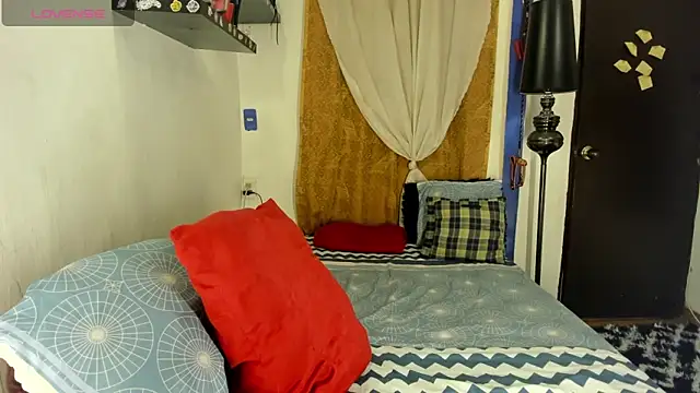 SARAMISHA online show from 11/30/25, 03:05