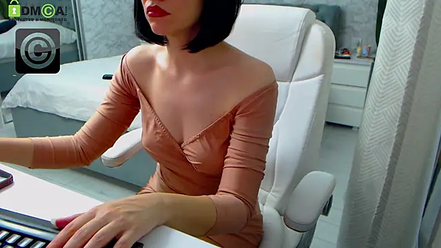 Ellysse  online show from 12/21/25, 11:28