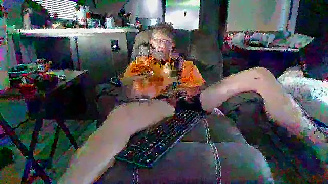 Snapshot of lateniter chatting on 09/24/25, 12:30 lateniter online show from 09/24/25, 12:30