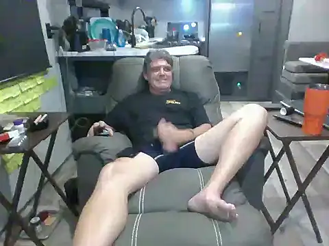 Snapshot of lateniter chatting on 11/05/25, 01:05 lateniter online show from 11/05/25, 01:05