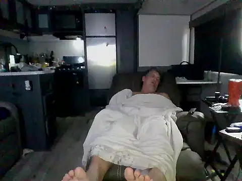 Snapshot of lateniter chatting on 12/13/25, 07:53 lateniter online show from 12/13/25, 07:53