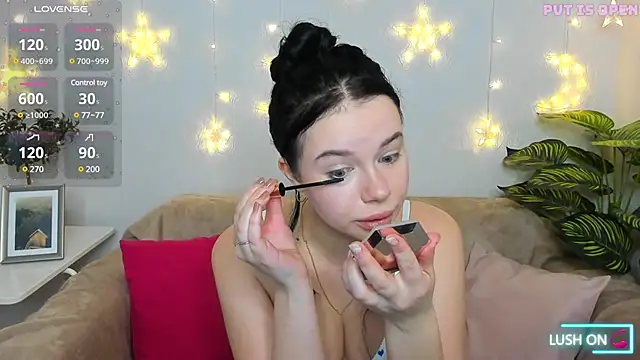 Lori  Hell online show from 02/26/25, 02:37