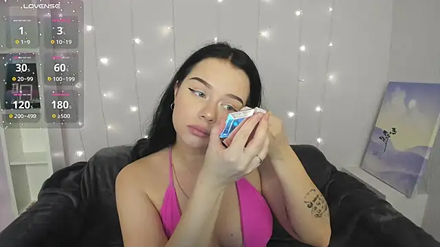 Lori  Hell online show from 11/28/25, 02:47