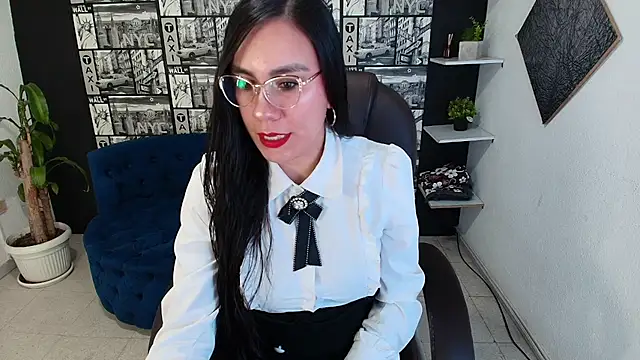 Agata-Moon online show from 12/18/25, 04:24