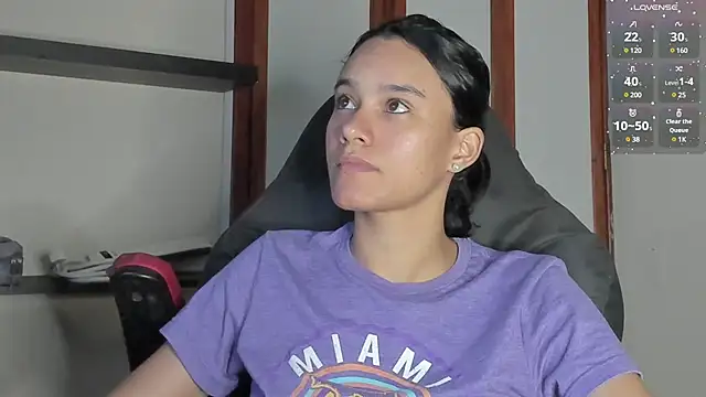 Snapshot of SamanthaWatson chatting on 01/10/25, 12:59 SamanthaWatson online show from 01/10/25, 12:59