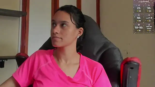 Snapshot of SamanthaWatson chatting on 01/20/25, 04:34 SamanthaWatson online show from 01/20/25, 04:34