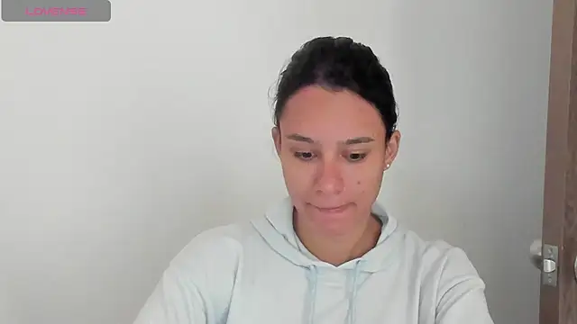 Snapshot of SamanthaWatson chatting on 03/10/25, 04:14 SamanthaWatson online show from 03/10/25, 04:14