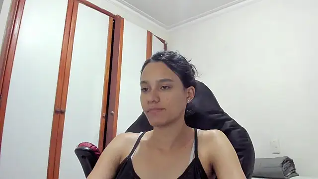 Snapshot of SamanthaWatson chatting on 03/15/25, 01:19 SamanthaWatson online show from 03/15/25, 01:19