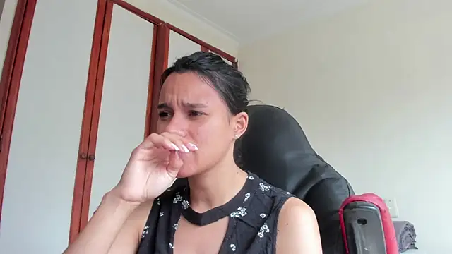 Snapshot of SamanthaWatson chatting on 03/15/25, 02:23 SamanthaWatson online show from 03/15/25, 02:23