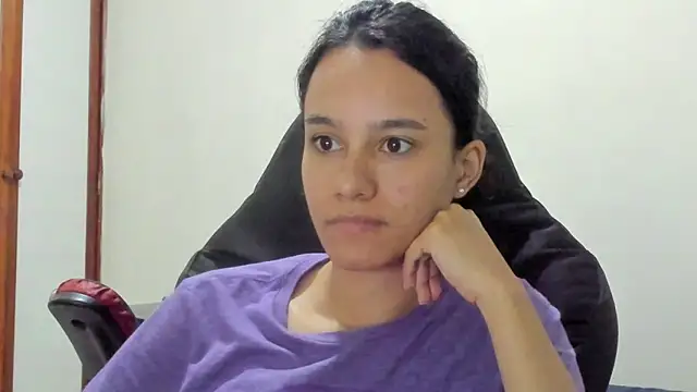 Snapshot of SamanthaWatson chatting on 03/19/25, 01:21 SamanthaWatson online show from 03/19/25, 01:21