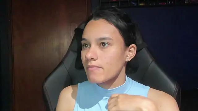 Snapshot of SamanthaWatson chatting on 03/20/25, 12:08 SamanthaWatson online show from 03/20/25, 12:08