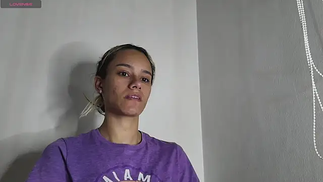 Snapshot of SamanthaWatson chatting on 10/02/25, 01:34 SamanthaWatson online show from 10/02/25, 01:34