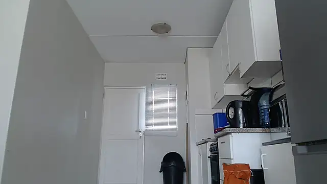 officialkhakes za online show from 11/09/25, 09:07